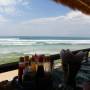 Indonésie - dernier petit resto sur la plage...