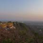 Birmanie - Vue de Mandalay Hill - Pagode de Kyauktawgyi