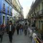 Bolivie - la rue commercante de la paz (enfin commercante, avec des boutiques, c plus juste...passque en fait toute la ville est un immense marche, partout dans toutes les rues...)