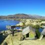 Pérou - vue des iles Uros depuis le Mirador (la ou on promene nos corps...)