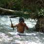 Laos - Jeune pêcheur au harpon